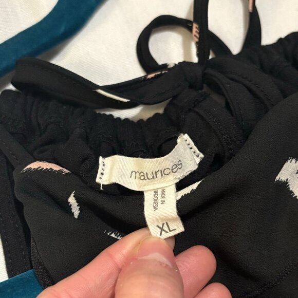 ✨ Maurices Black & Blush Confetti Print Halter Top - Size XL ✨ - Picture 4 of 4